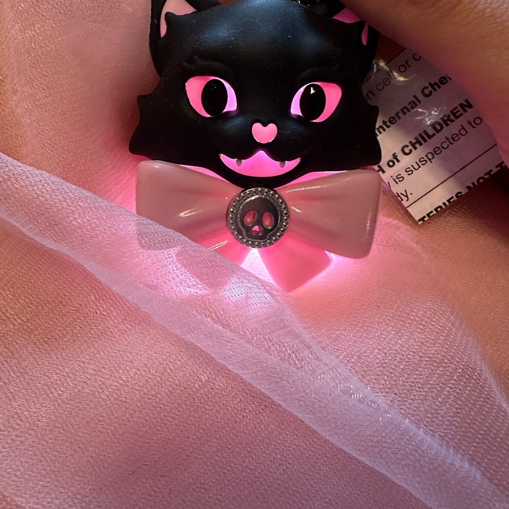 Bath & Body Works Black Cat Light-Up Keychain - Picture 2 of 2